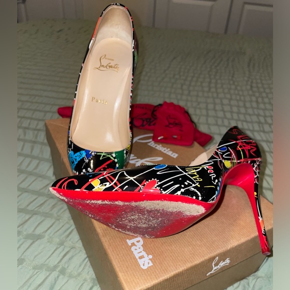 Authentic Christian Louboutin
Pigalle patent leather heels Size 36 | Gently Used - Picture 4 of 4